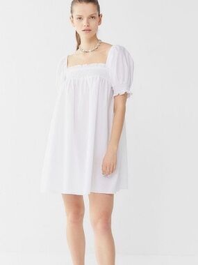 Urban outfitters | white puff sleeve mini/babydoll dress